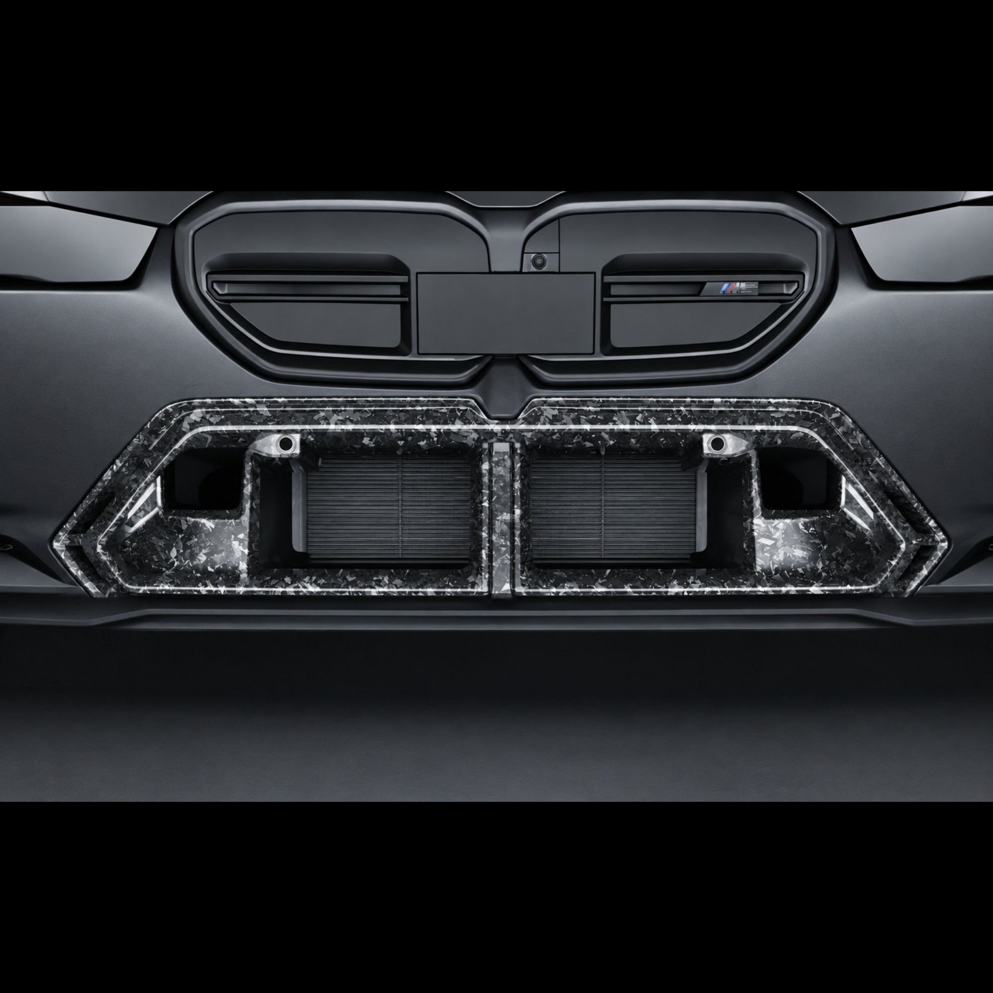 Front bumper Mittlerer Einsatz 2